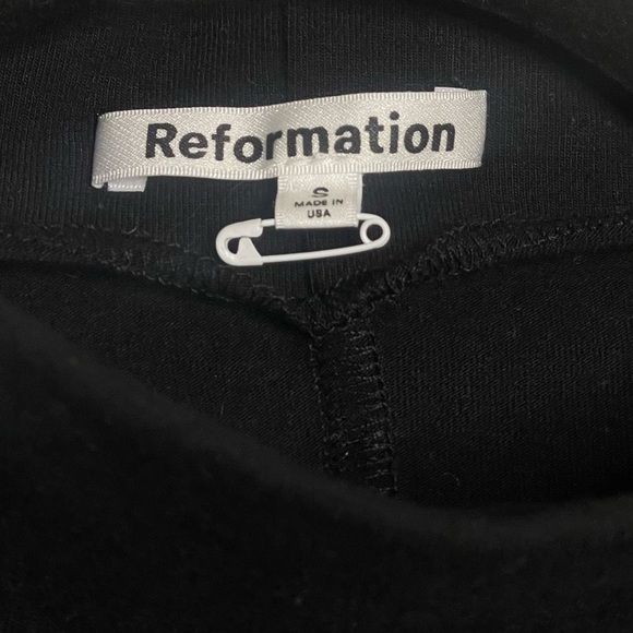 Reformation Lindy Top in Black - Picture 8 of 10